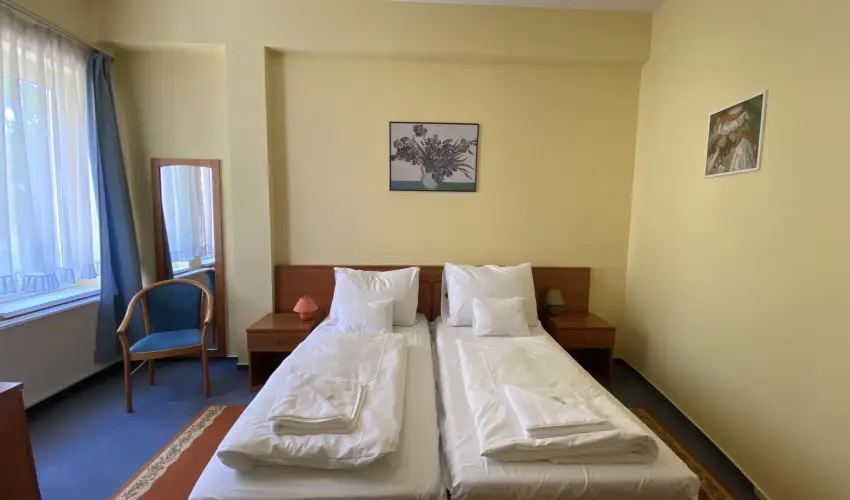 Tisza Alfa Hotel Szeged - Nyugd�jas kedvezm�nyes �rak reggelis ell�t�ssal (1 �jt�l)