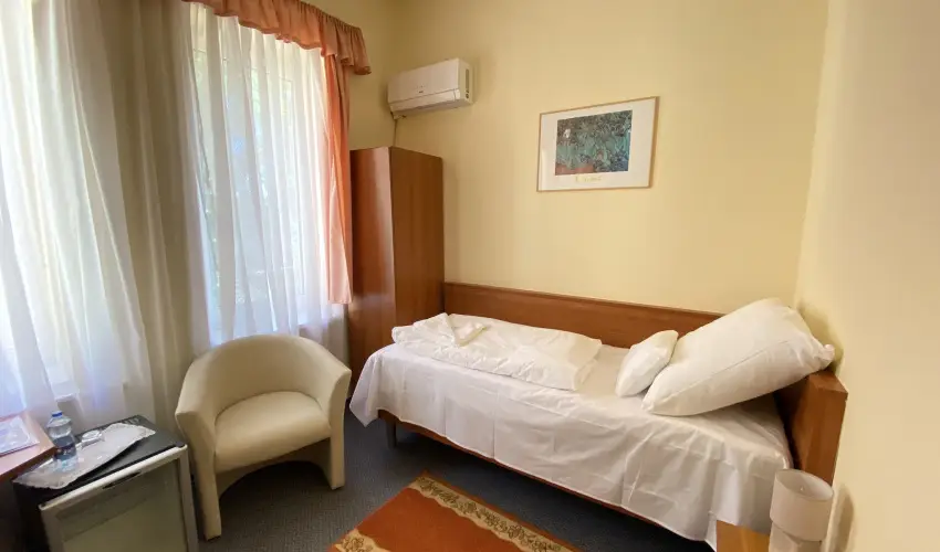 Tisza Alfa Hotel Szeged - Nyugd�jas kedvezm�nyes �rak reggelis ell�t�ssal (1 �jt�l)