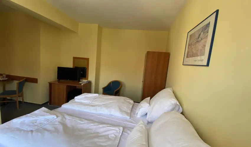 Tisza Alfa Hotel Szeged - Nyugd�jas kedvezm�nyes �rak reggelis ell�t�ssal (1 �jt�l)