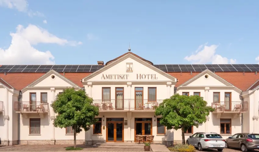 Ametiszt Hotel Hark�ny - D�li naps�t�s Hark�nyban 3=4