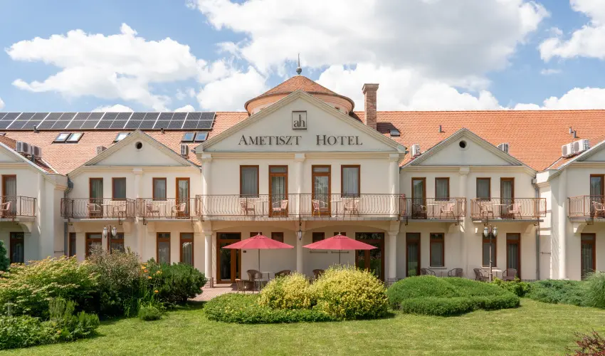 Ametiszt Hotel Hark�ny - D�li naps�t�s Hark�nyban 3=4