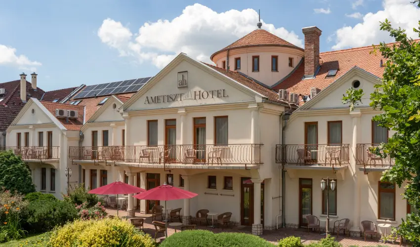 Ametiszt Hotel Hark�ny - D�li naps�t�s Hark�nyban 3=4