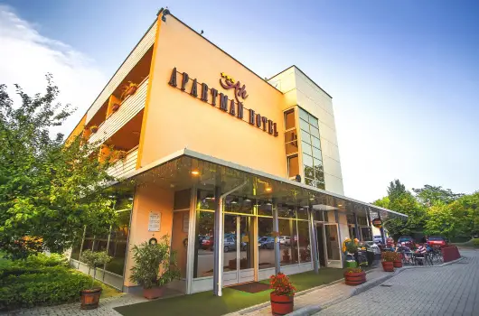 Apartman Hotel - Senior aj�nlat f�rd�bel�p�vel