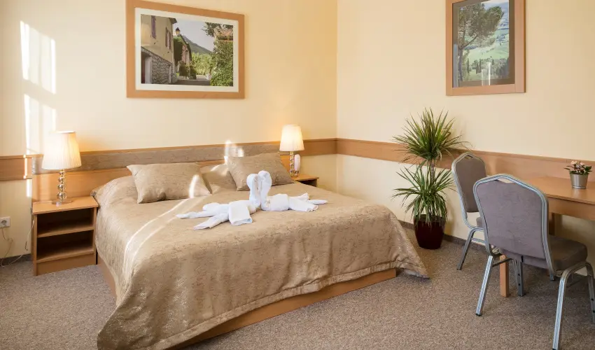 Aquasol Resort Mosonmagyarvr - Nyugdjas kedvezmnyes r reggelivel, frdbelpvel (1 jtl)