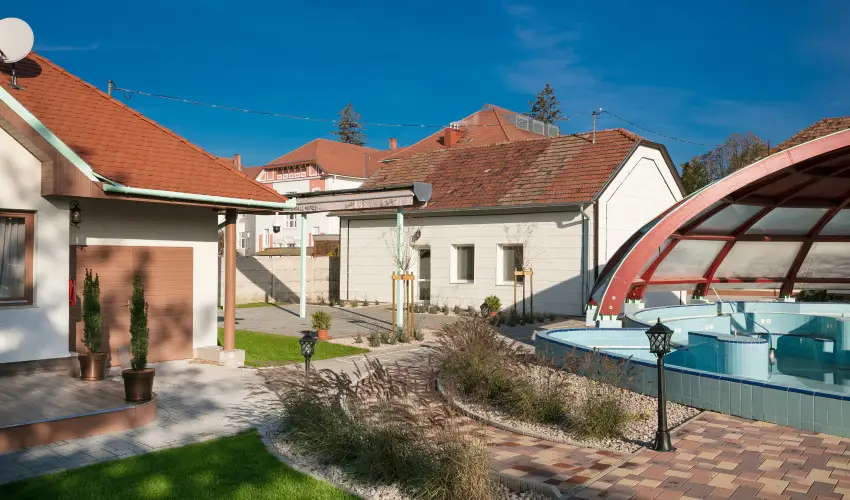 Aquasol Resort Mosonmagyarvr - Nyugdjas kedvezmnyes r reggelivel, frdbelpvel (1 jtl)