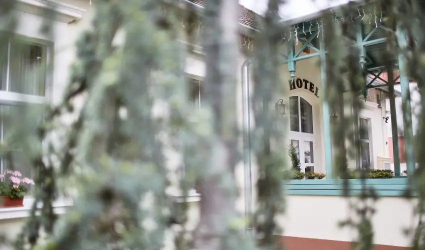 Aquasol Resort Mosonmagyarvr - Nyugdjas kedvezmnyes r reggelivel, frdbelpvel (1 jtl)