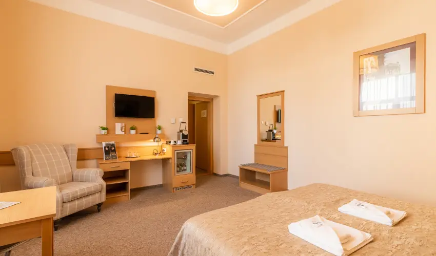 Aquasol Resort Mosonmagyarvr - Nyugdjas kedvezmnyes r reggelivel, frdbelpvel (1 jtl)