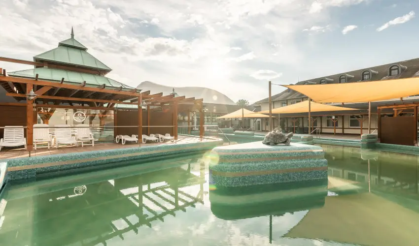 Aquasol Resort Mosonmagyarvr - Nyugdjas kedvezmnyes r reggelivel, frdbelpvel (1 jtl)