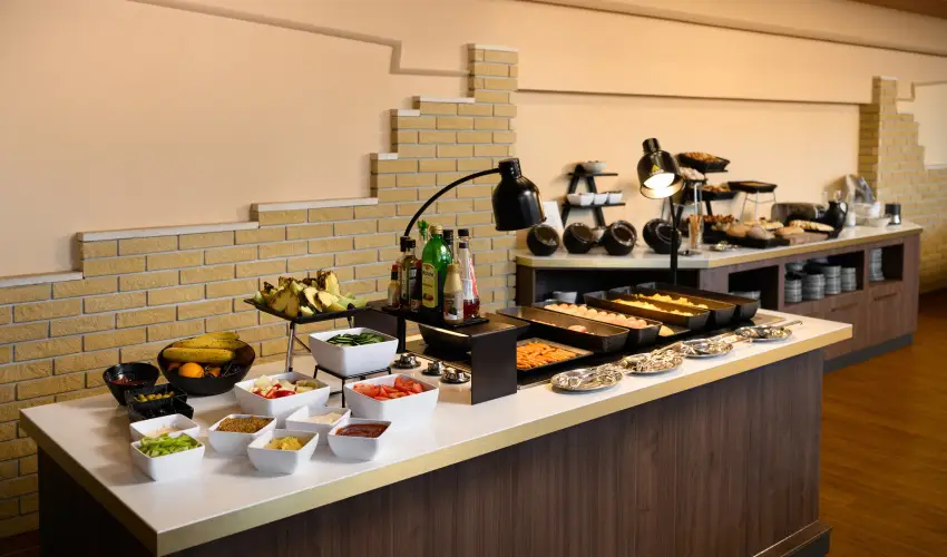 Aranyhomok Hotel Business & Relax Kecskem�t - El�refizet�si kedvezm�ny teljes ell�t�ssal (1 �jt�l)