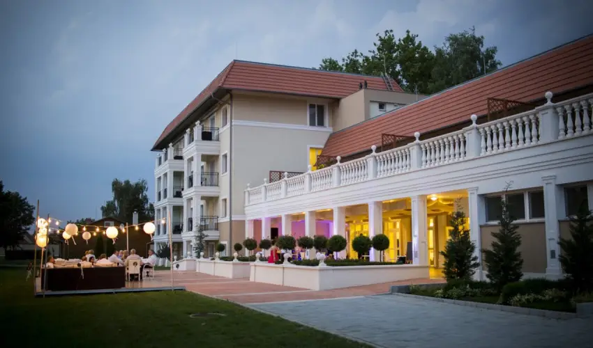 Arcanum Hotel Bkscsaba - Tavaszi breds (min. 2 j)
