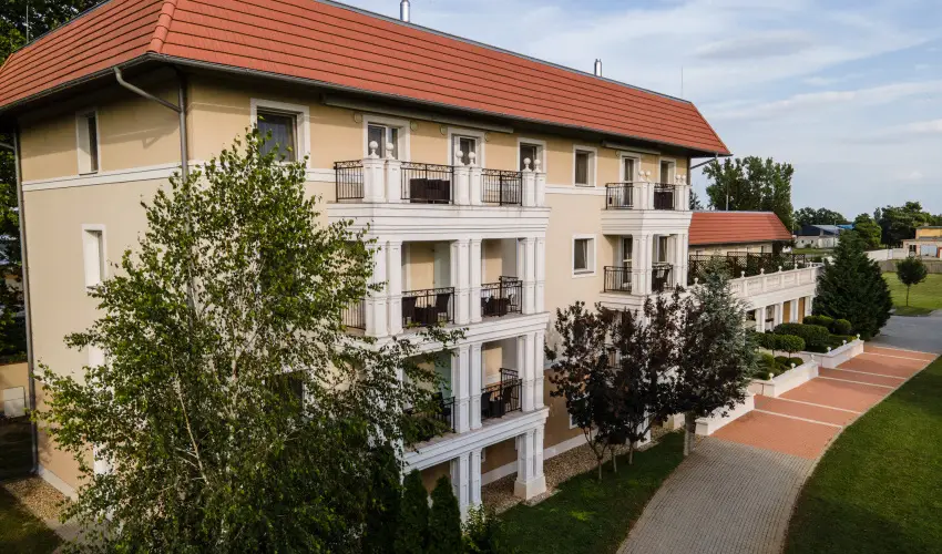 Arcanum Hotel Bkscsaba - Tavaszi breds (min. 2 j)