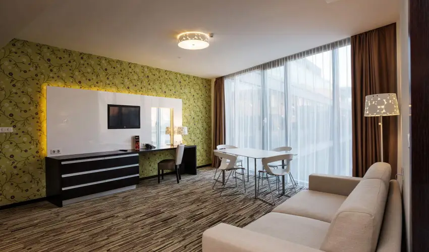 Art Hotel Szeged Szeged - El�refizet�si kedvezm�ny (1 �jt�l)