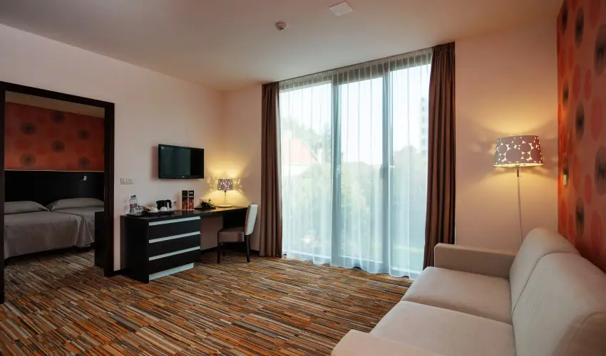 Art Hotel Szeged Szeged - El�refizet�si kedvezm�ny (1 �jt�l)