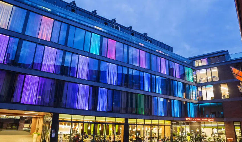 Art Hotel Szeged Szeged - El�refizet�si kedvezm�ny (1 �jt�l)