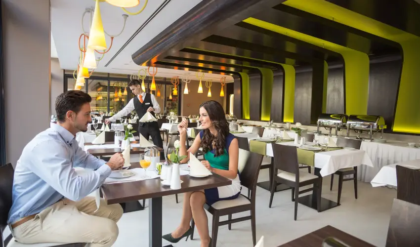 Art Hotel Szeged Szeged - El�refizet�si kedvezm�ny (1 �jt�l)