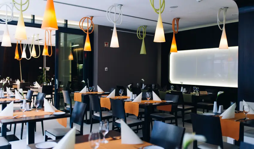 Art Hotel Szeged Szeged - El�refizet�si kedvezm�ny (1 �jt�l)