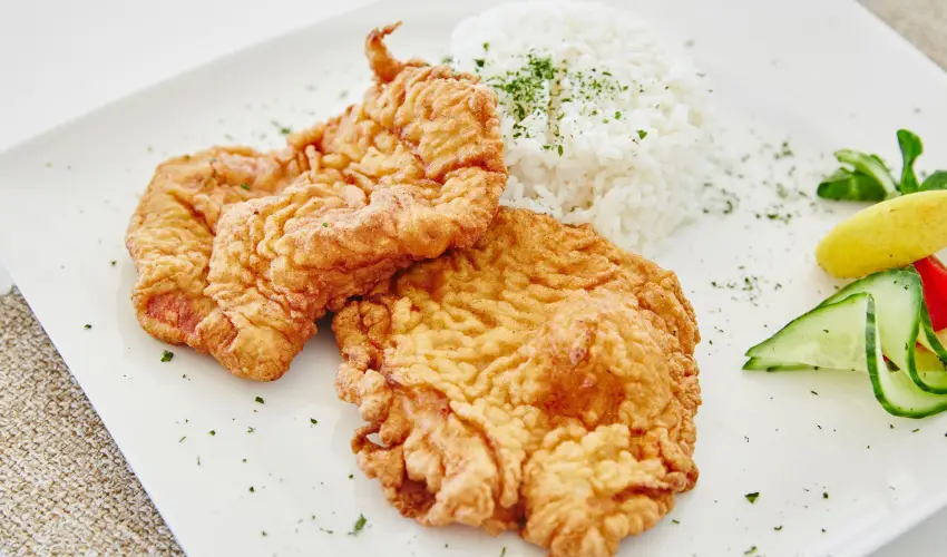 Astoria Hotel �s �tterem Balatonf�red - Nyugd�jas kedvezm�nyes �rak f�lpanzi�s ell�t�ssal (1 �jt�l)