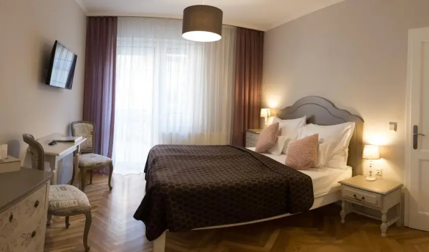 Aurora Vendghz Hvz - Kt jszaks ajnlat