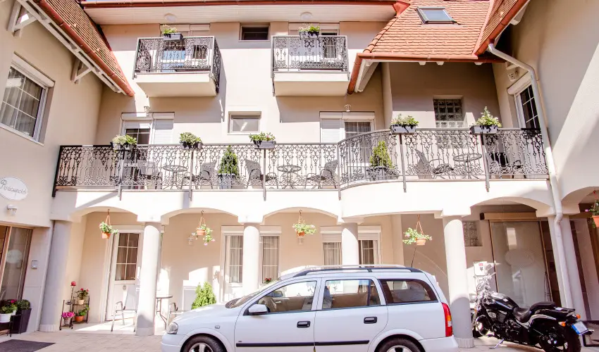 Aurora Vendghz Hvz - Kt jszaks ajnlat