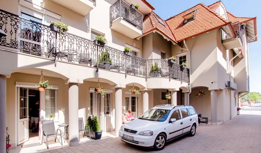 Aurora Vendghz Hvz - Kt jszaks ajnlat