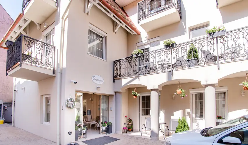 Aurora Vendghz Hvz - Kt jszaks ajnlat