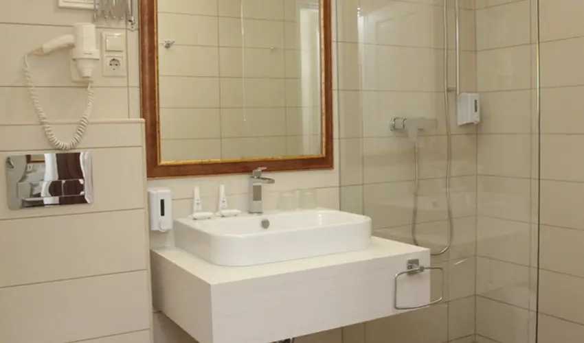 Batthyny Kastlyszll Zalacsny - Nyugdjas kedvezmnyes rak flpanzis elltssal (1 jtl)