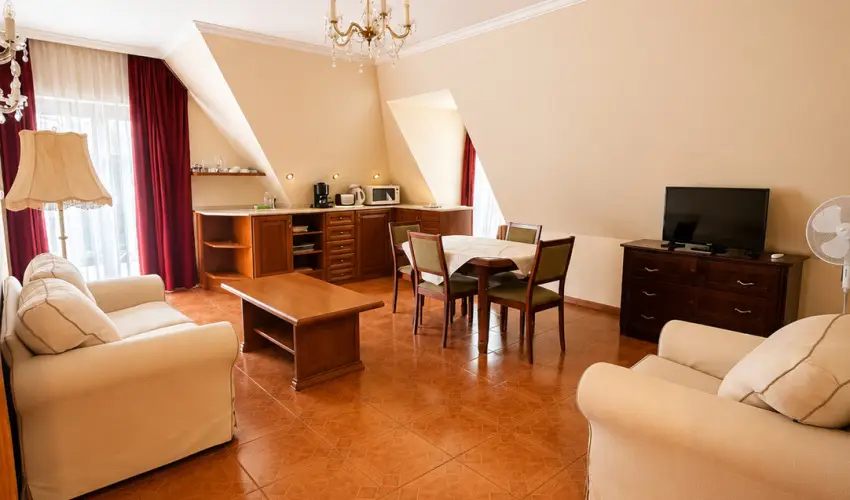 Batthy�ny Kast�lysz�ll� Zalacs�ny - F�lpanzi�s aj�nlat teljes el�refizet�ssel (1 �jt�l)