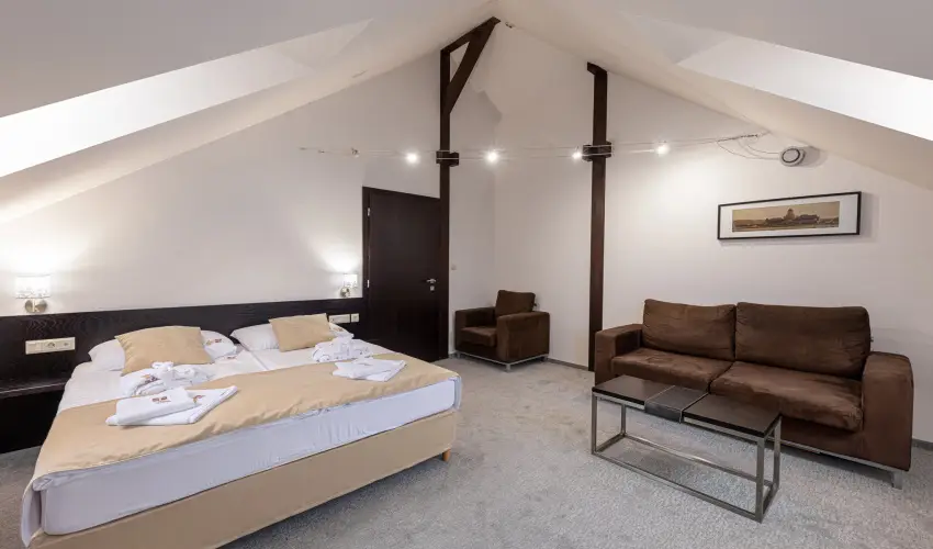 Bazilika alatti Panzi Esztergom - Romantikus Pihens Flpanzival a Hvs vszakokban (min. 2 j)