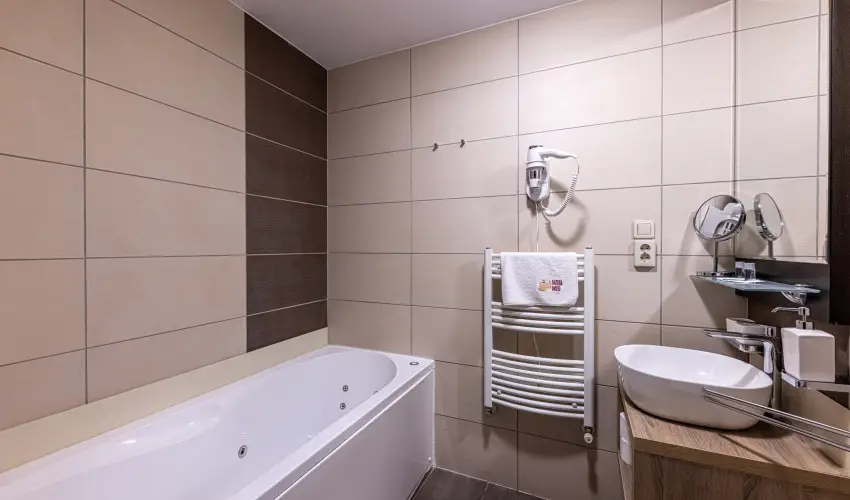 Bazilika alatti Panzi Esztergom - Romantikus Pihens Flpanzival a Hvs vszakokban (min. 2 j)