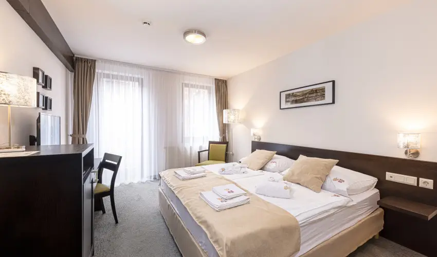 Bazilika alatti Panzi Esztergom - Romantikus Pihens Flpanzival a Hvs vszakokban (min. 2 j)