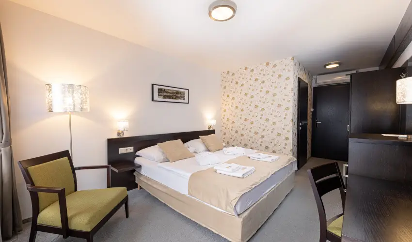 Bazilika alatti Panzi Esztergom - Romantikus Pihens Flpanzival a Hvs vszakokban (min. 2 j)