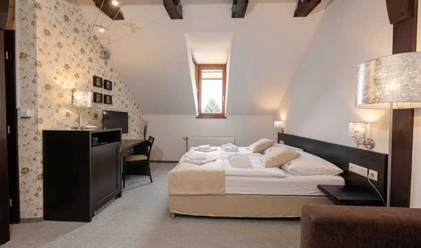 Bazilika alatti Panzi Esztergom - Romantikus Pihens Flpanzival a Hvs vszakokban (min. 2 j)