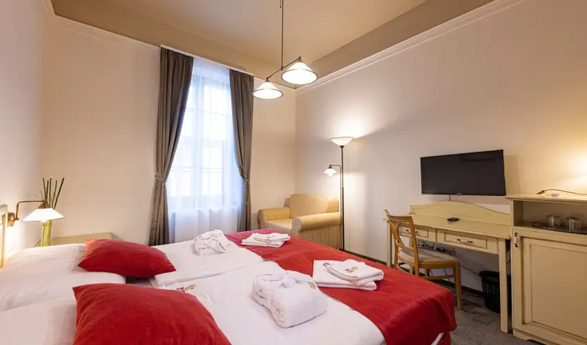 Bazilika alatti Panzi Esztergom - Romantikus Pihens Flpanzival a Hvs vszakokban (min. 2 j)