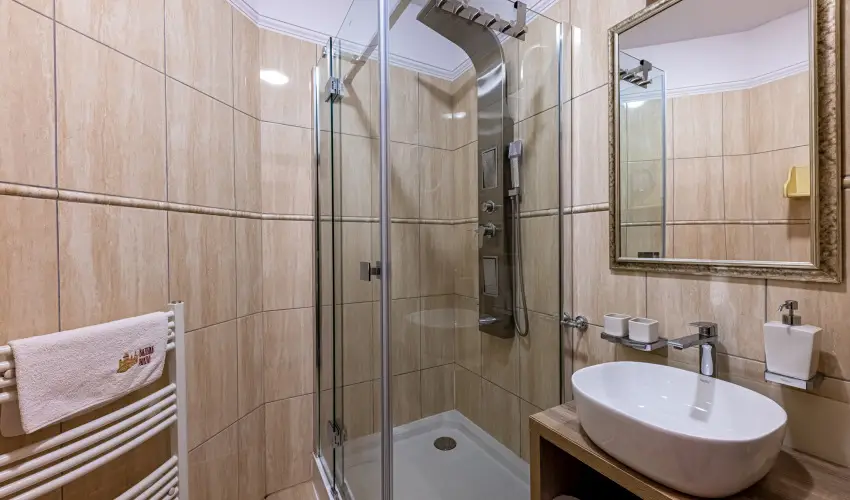 Bazilika alatti Panzi Esztergom - Romantikus Pihens Flpanzival a Hvs vszakokban (min. 2 j)