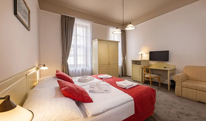 Bazilika alatti Panzi Esztergom - Romantikus Pihens Flpanzival a Hvs vszakokban (min. 2 j)