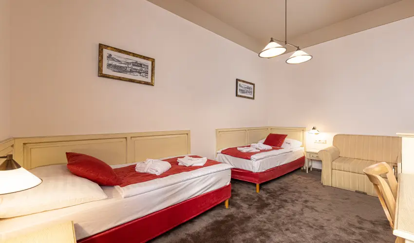 Bazilika alatti Panzi Esztergom - Romantikus Pihens Flpanzival a Hvs vszakokban (min. 2 j)