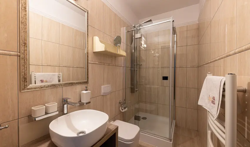 Bazilika alatti Panzi Esztergom - Romantikus Pihens Flpanzival a Hvs vszakokban (min. 2 j)