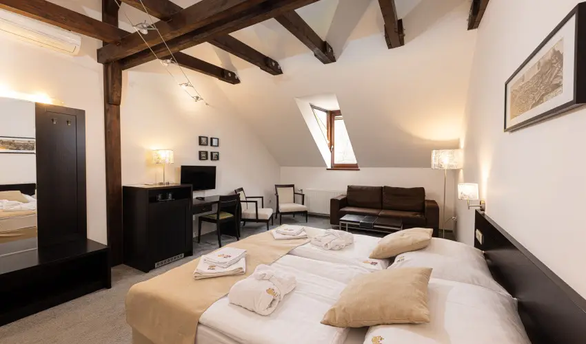 Bazilika alatti Panzi Esztergom - Romantikus Pihens Flpanzival a Hvs vszakokban (min. 2 j)