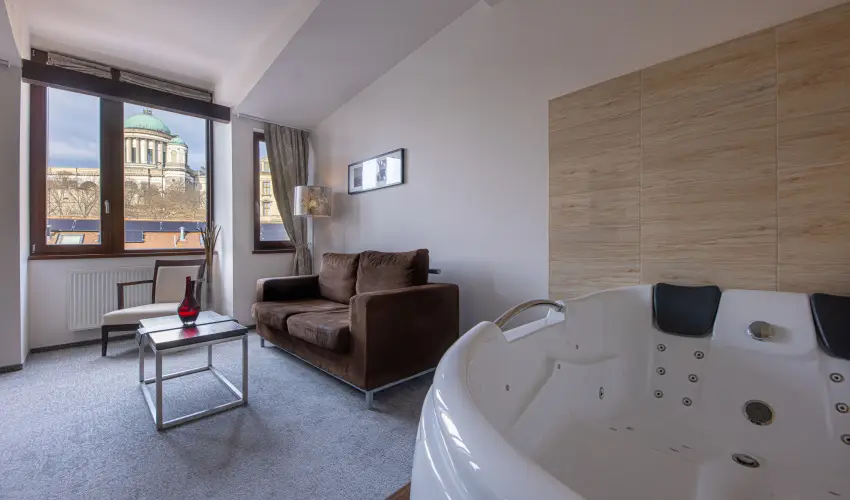 Bazilika alatti Panzi Esztergom - Romantikus Pihens Flpanzival a Hvs vszakokban (min. 2 j)