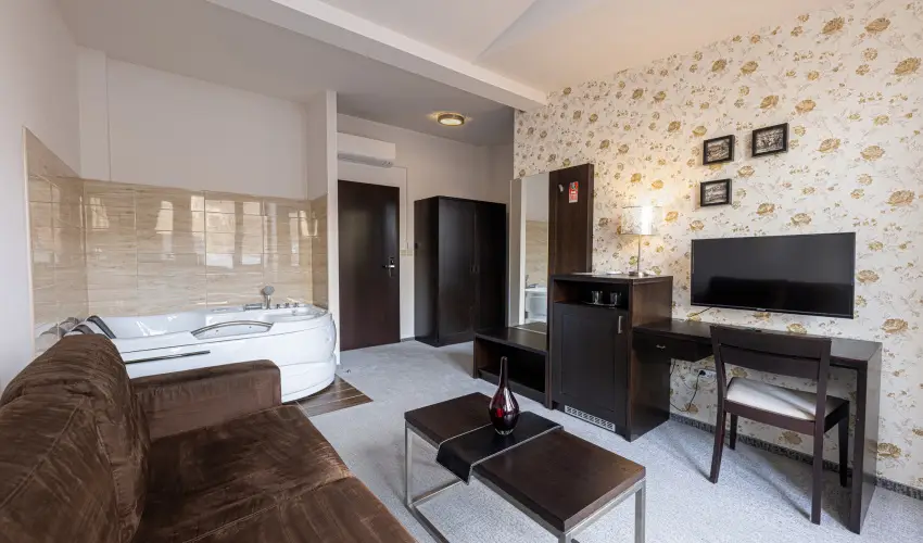 Bazilika alatti Panzi Esztergom - Romantikus Pihens Flpanzival a Hvs vszakokban (min. 2 j)