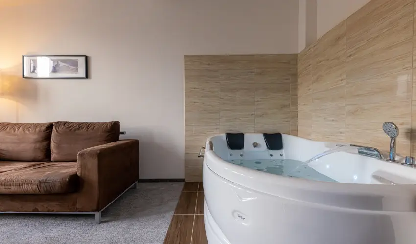 Bazilika alatti Panzi Esztergom - Romantikus Pihens Flpanzival a Hvs vszakokban (min. 2 j)