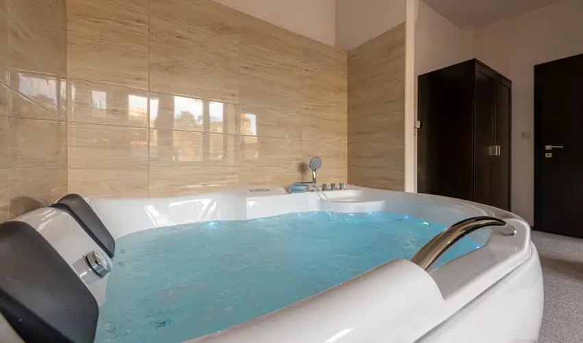 Bazilika alatti Panzi Esztergom - Romantikus Pihens Flpanzival a Hvs vszakokban (min. 2 j)