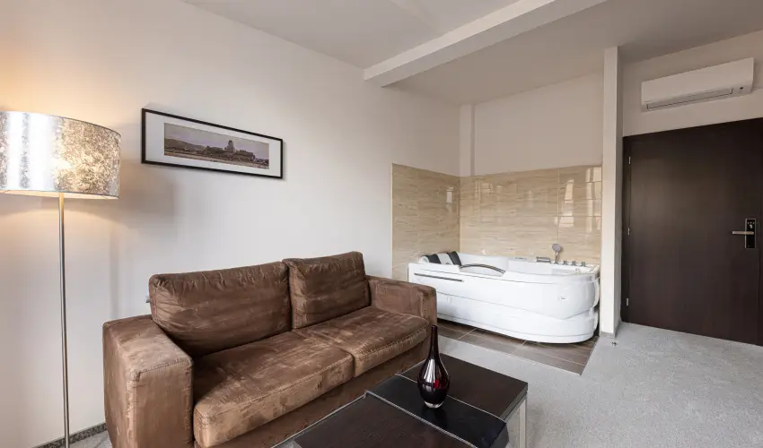 Bazilika alatti Panzi Esztergom - Romantikus Pihens Flpanzival a Hvs vszakokban (min. 2 j)