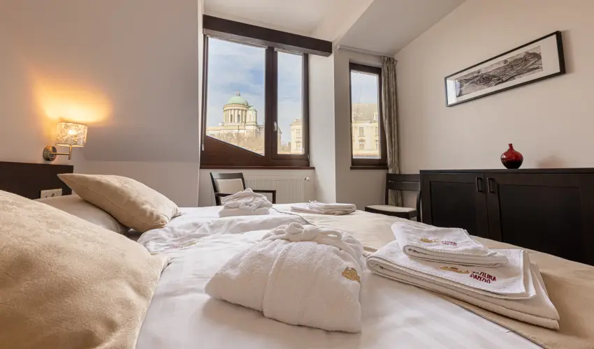 Bazilika alatti Panzi Esztergom - Romantikus Pihens Flpanzival a Hvs vszakokban (min. 2 j)