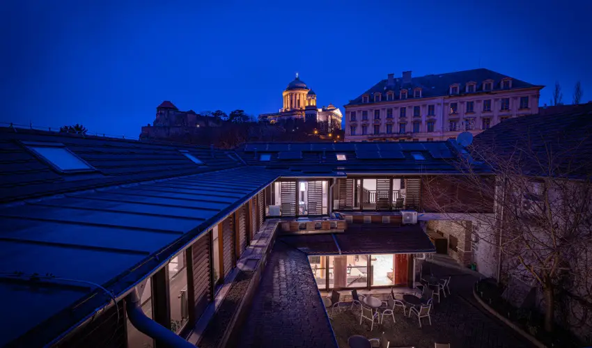 Bazilika alatti Panzi Esztergom - Romantikus Pihens Flpanzival a Hvs vszakokban (min. 2 j)