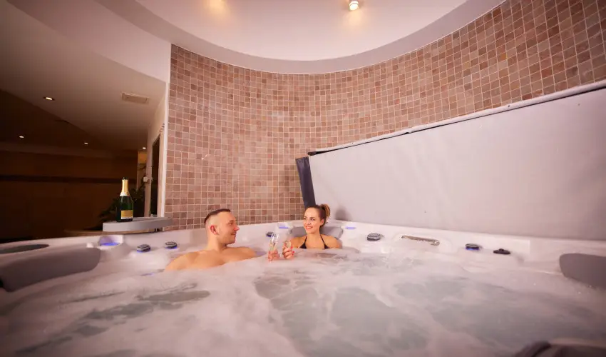 Bazilika alatti Panzi Esztergom - Romantikus Pihens Flpanzival a Hvs vszakokban (min. 2 j)