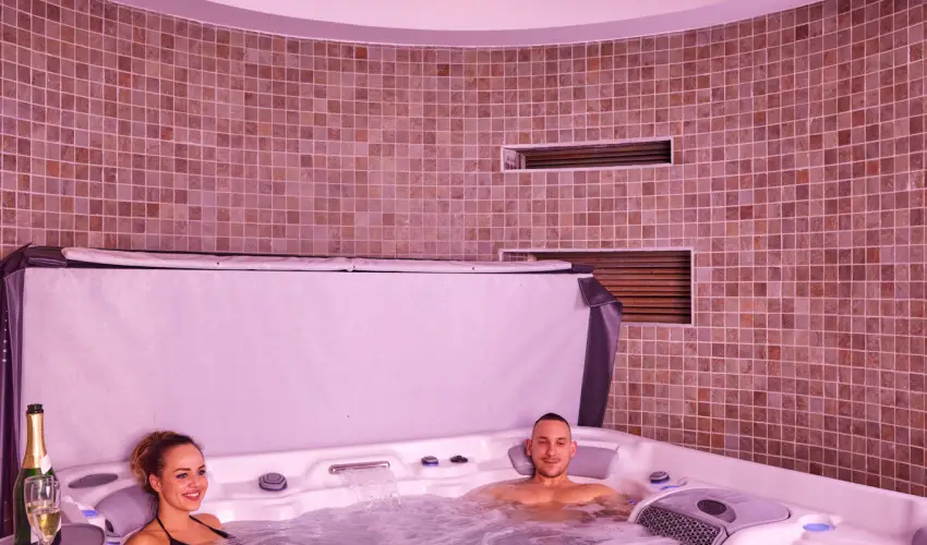 Bazilika alatti Panzi Esztergom - Romantikus Pihens Flpanzival a Hvs vszakokban (min. 2 j)