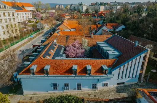 Bazilika alatti Panzi� - Reggelis aj�nlat, Aquasziget bel�p�vel