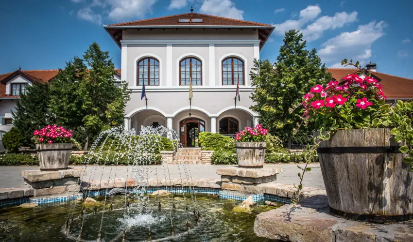 Bodrogi K�ria Wellness Hotel In�rcs - Nyugd�jas kedvezm�nyes �rak f�lpanzi�s ell�t�ssal (1 �jt�l)