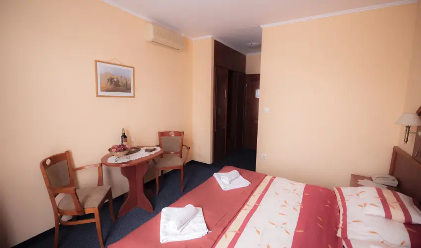 Boglárka Panzió-Étterem  Mezőkövesd - Szállás félpanziós ellátással (min. 2 éj)